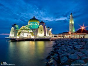 Des mosquées insolites dans le monde - Masjid Selat Melaka Malaisie